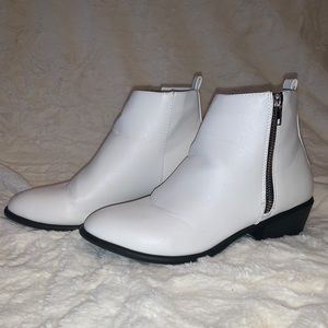 Charlotte Russe White Ankle Boots | Size 7